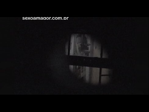 ❤️ Blondie ezkutuan grabatzen du auzoko voyeur batek adreilu hutsen atzean ezkutatuta ❤️ Pornografia besterik ez %eu.sexera.ruan